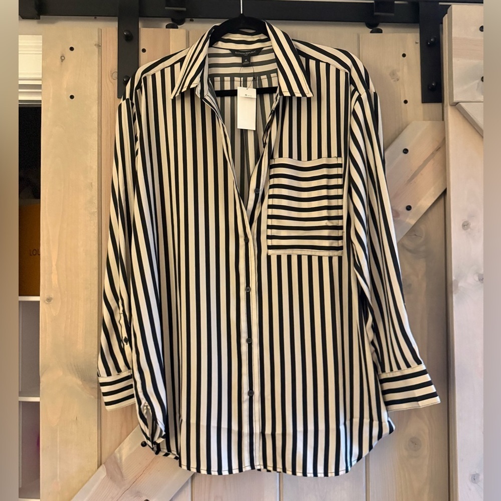 NWT Banana Republic Black and Taupe Satin Striped Shirt
